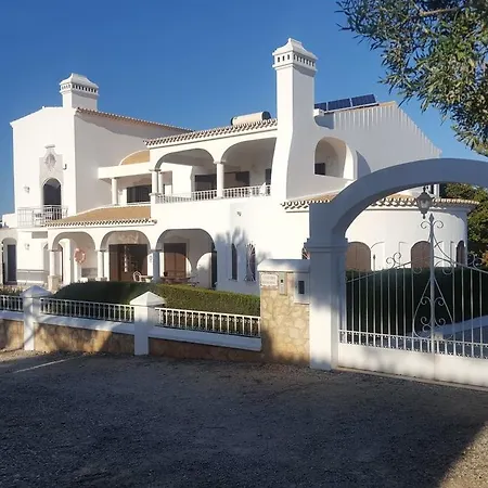 Vivenda Roseiral Holiday home *